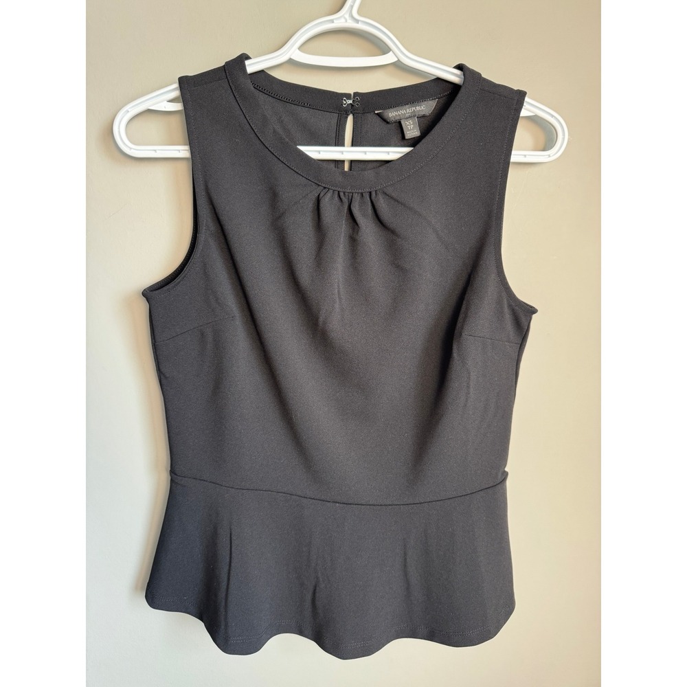 Banana Republic Sleeveless Peplum Top Black Pleated Neck Keyhole Back XS Classic